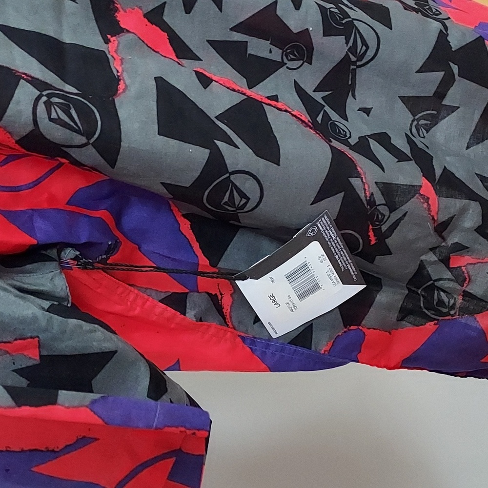 Nwt Men's Volcom Button Down - image 6